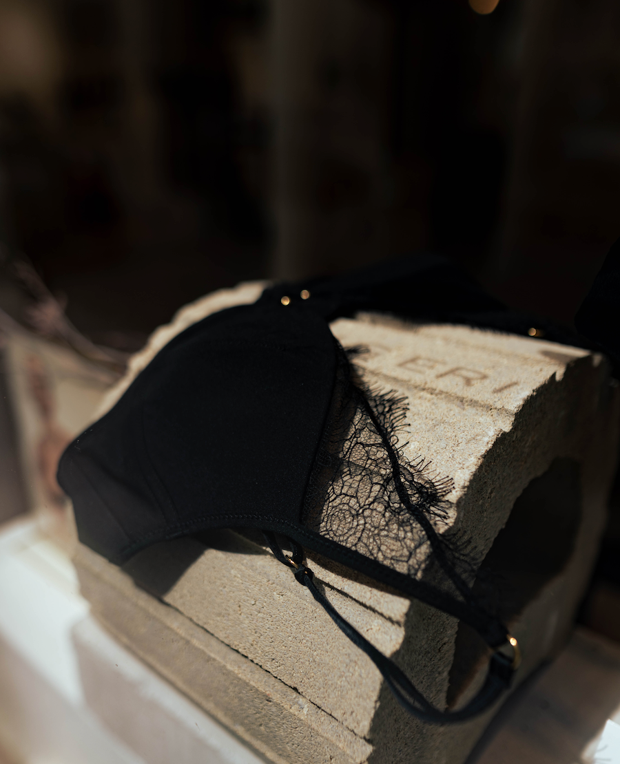 Dentelle de Calais-Caudry utilisée dans la lingerie responsable et française Nissē